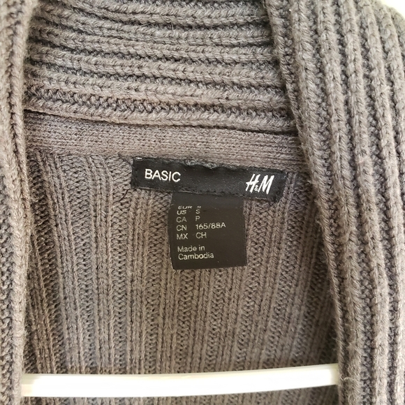 🌿 3/$20 🌿 H&M Knitted Open Cardigan Gray Size Small - Picture 2 of 5